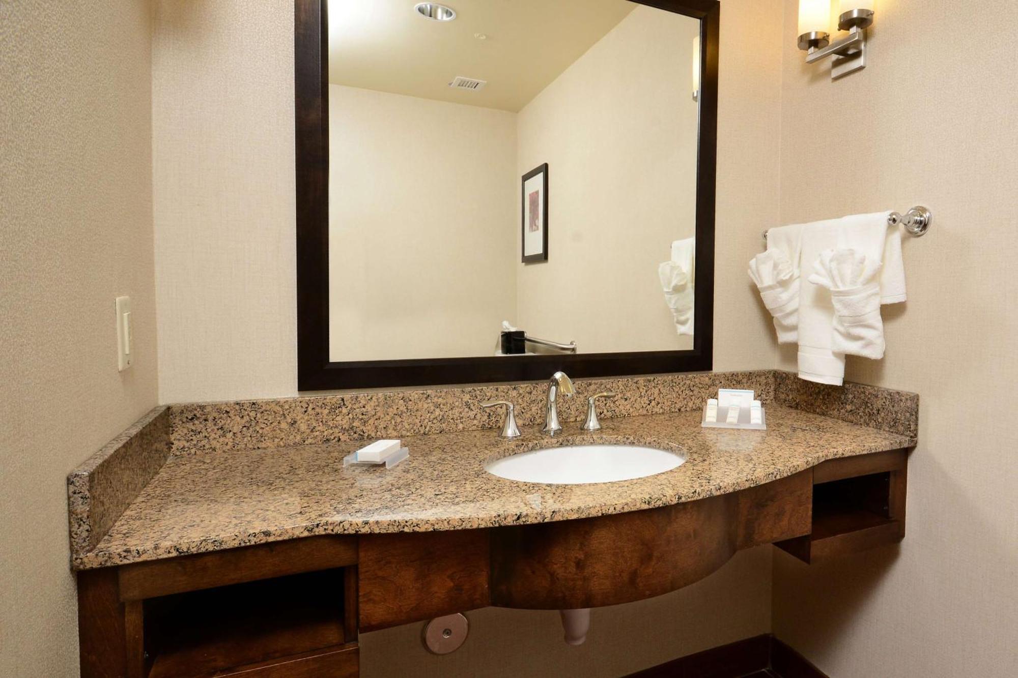 Hilton Garden Inn Greensboro Airport Esterno foto